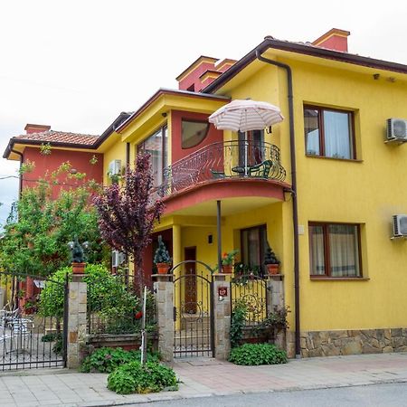 פאבל באניה Family Hotel Kavrakovi מראה חיצוני תמונה