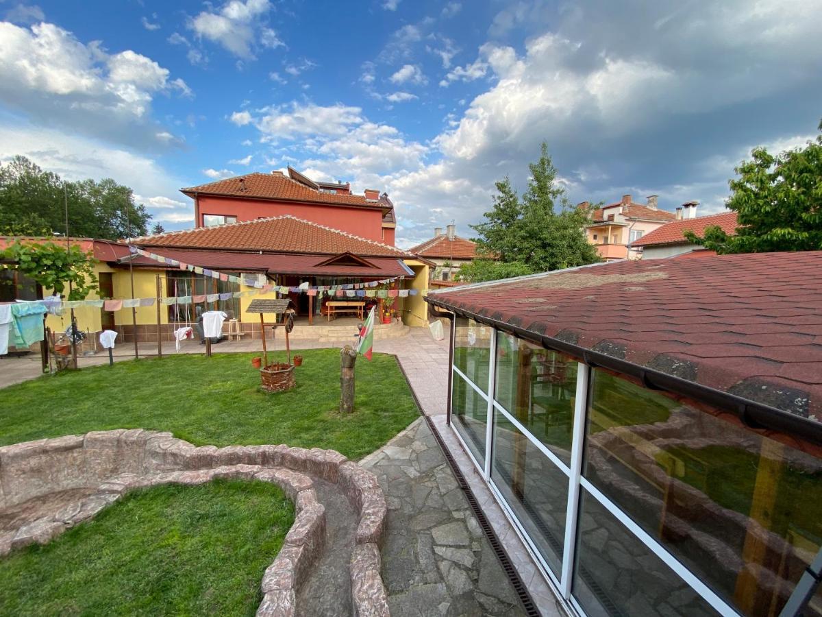 פאבל באניה Family Hotel Kavrakovi מראה חיצוני תמונה
