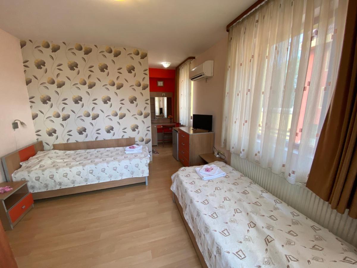 פאבל באניה Family Hotel Kavrakovi מראה חיצוני תמונה
